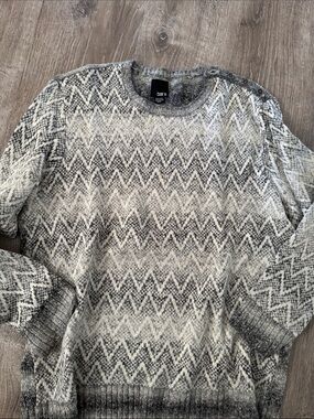 Bar III Gray and White Zigzag Crewneck Sweater